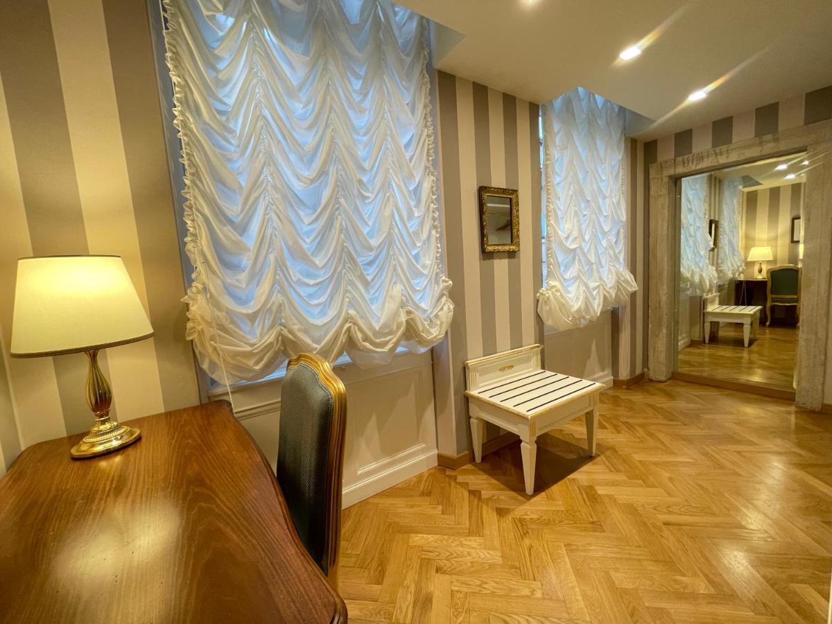 Palazzo Monga Boutique Guesthouse Vérone Extérieur photo