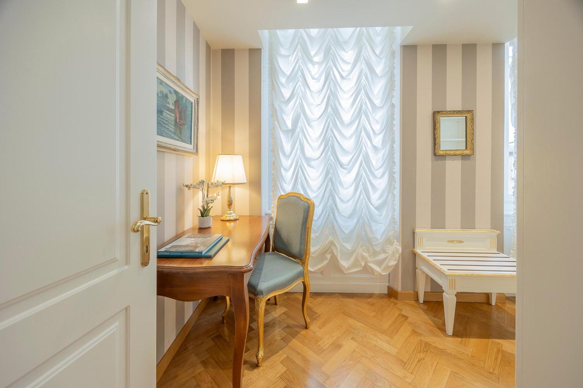 Palazzo Monga Boutique Guesthouse Vérone Extérieur photo