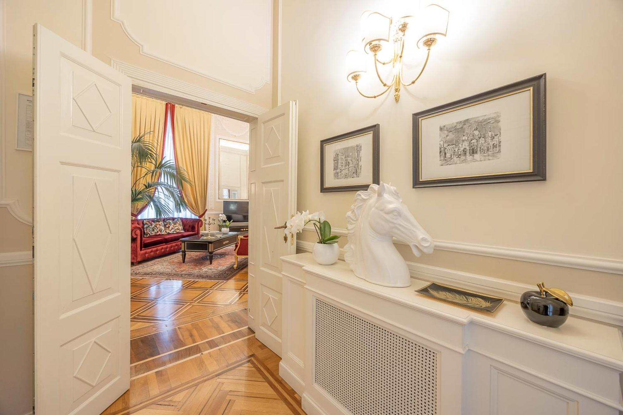 Palazzo Monga Boutique Guesthouse Vérone Extérieur photo