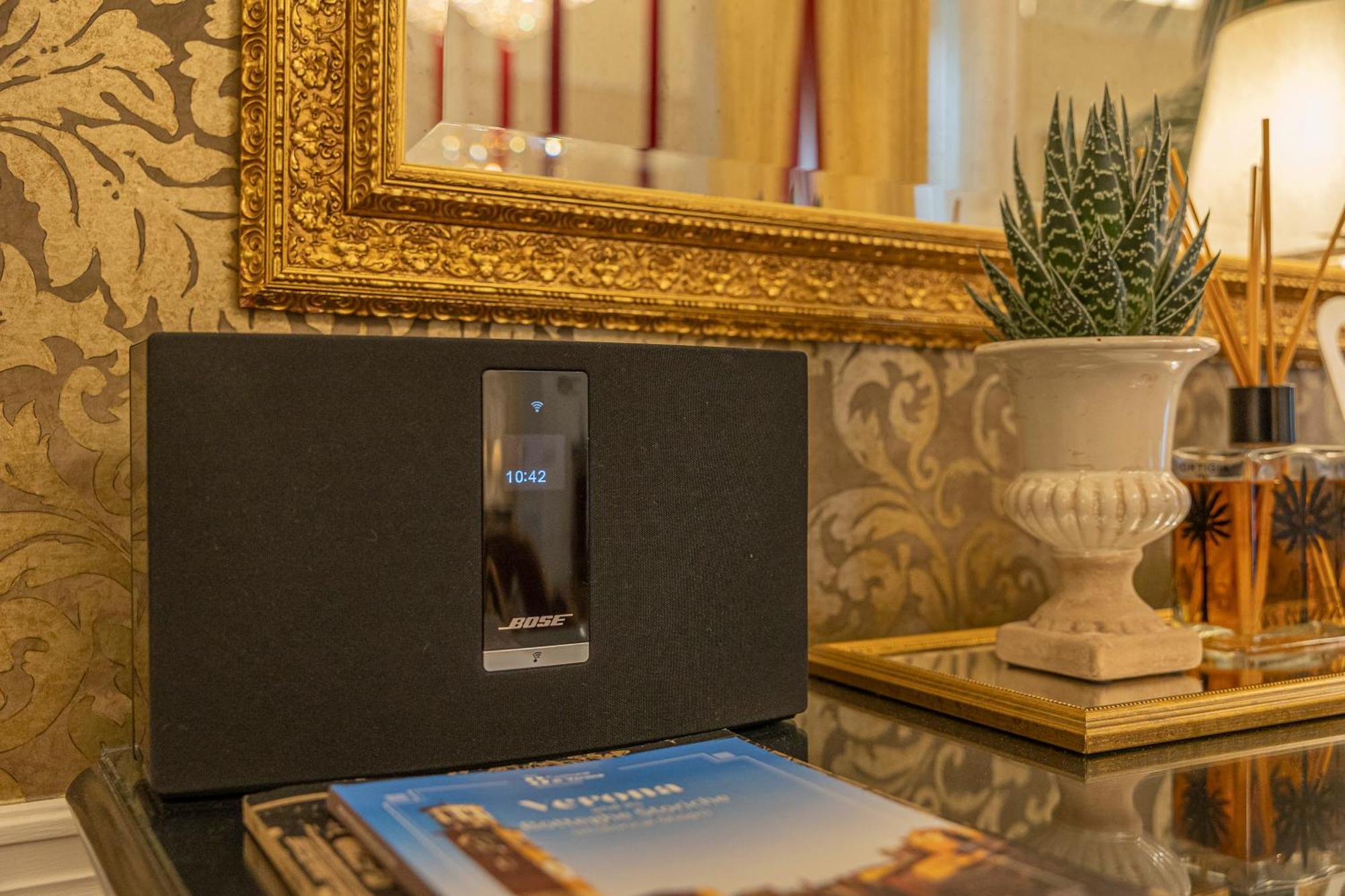 Palazzo Monga Boutique Guesthouse Vérone Extérieur photo